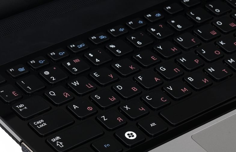 Ноутбук Samsung 300E5A (NP-300E5A-S0B)