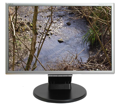 NEC 22" MultiSync LCD225WXM