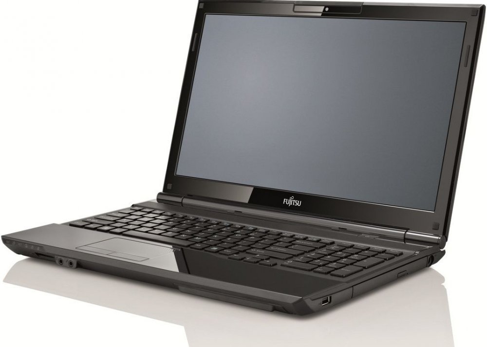 Ноутбук Fujitsu LifeBook AH532