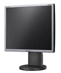 Samsung 19" SyncMaster 943B (ESC)