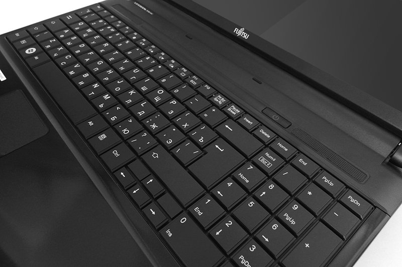 Ноутбук Fujitsu LifeBook AH530